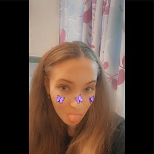 Meet your Posher, Hayley